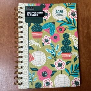 Flora 18 Month Engagement Planner July 2023-December 2024 New
